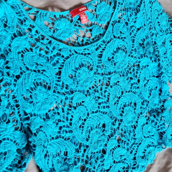 Bongo Crop top - Picture 2 of 5